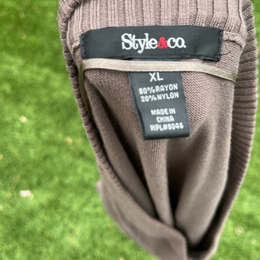 Women’s V-Neck Knit Sweater in Taupe by Style & Company size XL - Picture 4 of 4